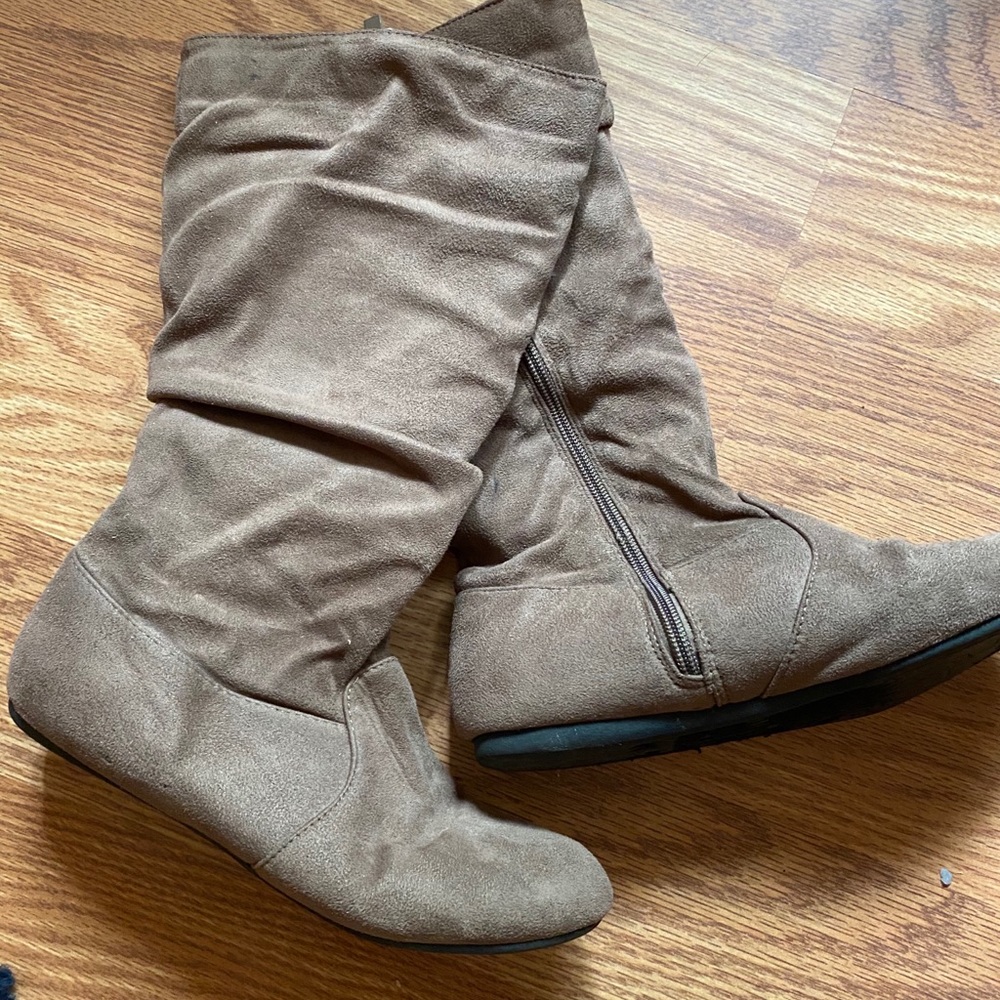 Brown ankle boots